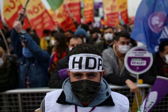 Προεκλογικό κύμα συλλήψεων Κούρδων