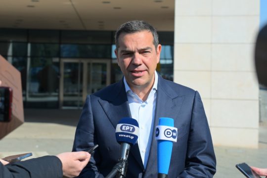 Τσίπρας στην DW: Να ξαναγίνει η Ελλάδα κανονική ευρωπαϊκή χώρα