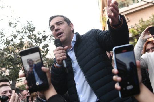 Νέα πρόκληση Τσίπρα σε Μητσοτάκη: Να σταματήσει να είναι δειλός