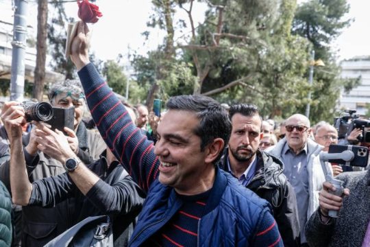 Πέταξε γάντι ο Αλ. Τσίπρας: Πάμε σε όποιο κανάλι θέλει ο πρωθυπουργός, αρκεί να μιλήσουμε