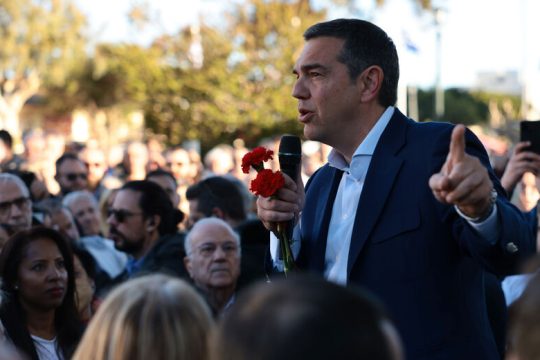 Εδειξε αντανακλαστικά, αντέστρεψε το αφήγημα