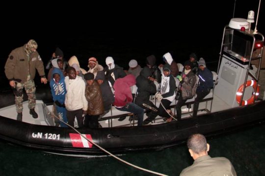 Συνεχής η ανάσυρση πτωμάτων προσφύγων στις ακτές της Τυνησίας