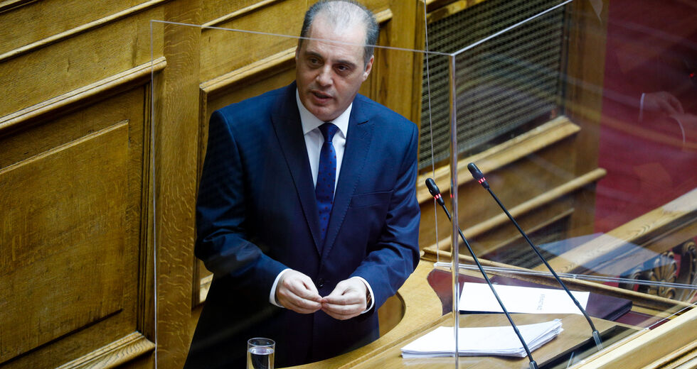 Έτοιμοι για αποσκίρτηση από την Ελληνική Λύση τρεις βουλευτές;