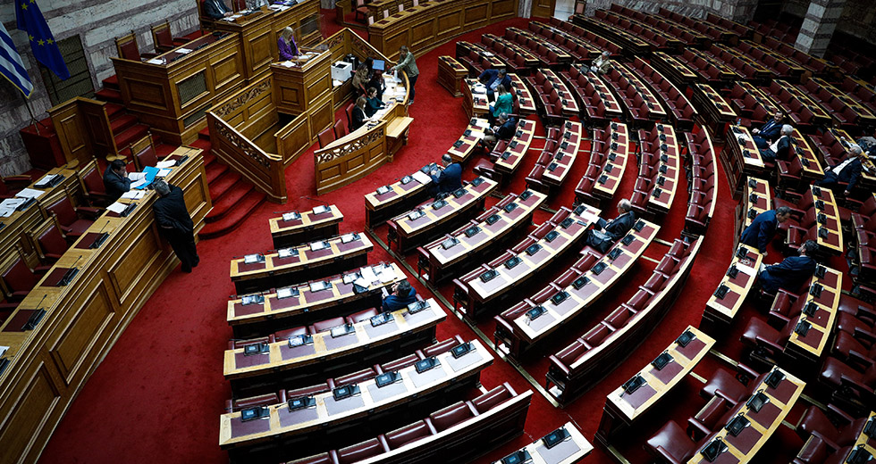 «Θύελλα» στη Βουλή για την προκλητική μεθόδευση