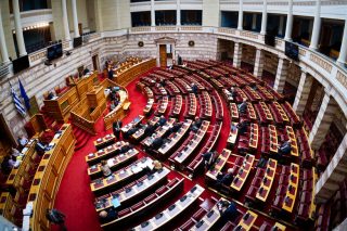 Απολογισμός της Βουλής με αντιθεσμικές κηλίδες