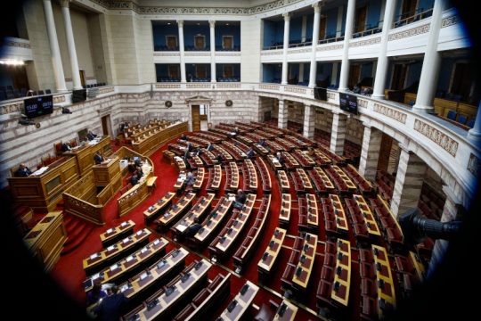 Πυρά κατά του «αμετανόητου» Μητσοτάκη από τα κόμματα της αντιπολίτευσης