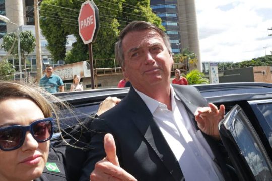 Στα κεντρικά της βραζιλιάνικης αστυνομίας ο Μπολσονάρο για το αποτυχημένο πραξικόπημα