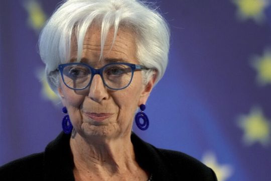 Χωρίς φρένο οι αυξήσεις επιτοκίων
