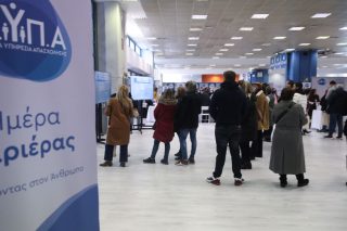 Προεκλογική πληρωμή των επιδομάτων επιμόρφωσης