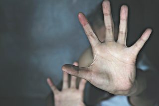 16χρονος βίωσε τη φρίκη σε φυλακές ανηλίκων