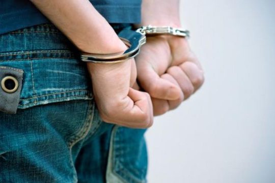 Τρεις συλλήψεις στο Ηράκλειο για διακίνηση δεκάδων μεταναστών