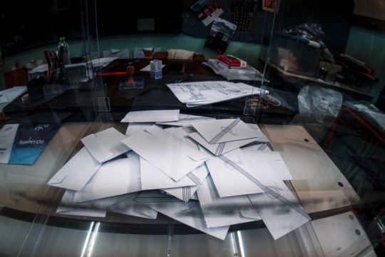 Εκλογές: Απρόοπτα αλλά και συλλήψεις πάνω από την κάλπη