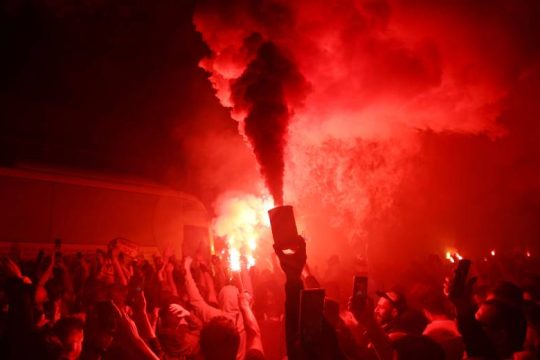Κιτρινόμαυρη «τρέλα» κατά την άφιξη της αποστολής στο Ελευθέριος Βενιζέλος