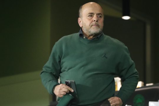 Αλαφούζος «μαινόμενος»: Η ΑΕΚ μας έκλεψε το πρωτάθλημα – Μας κόλλησαν Covid
