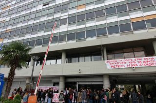 Κατάληψη της λέσχης του ΑΠΘ για «προσβάσιμο φαΐ στην κοινωνία»