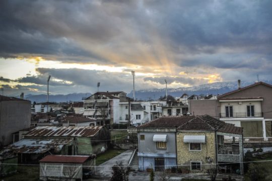 Άστατος ο καιρός με μικρή άνοδο της θερμοκρασίας – Πού θα βρέξει