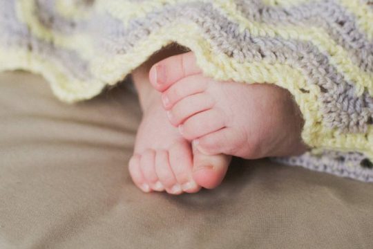 Ελεύθερος με όρους ο πατέρας του 5,5 μηνών βρέφους στην Άρτα