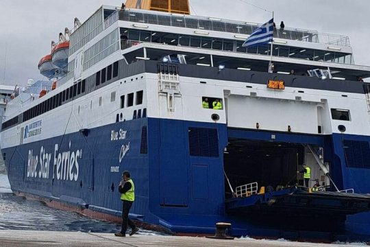 Στην άγονη γραμμή της Κασοκαρπαθίας το «Blue Star Chios»