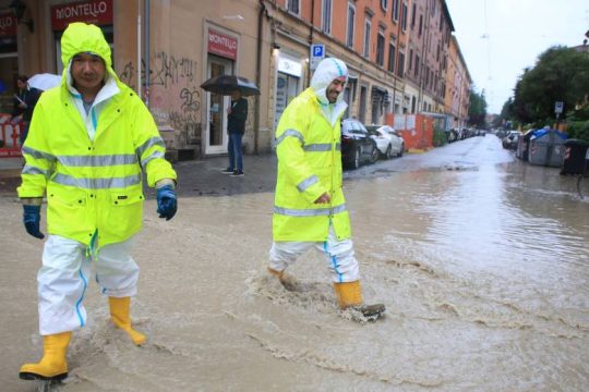 Μετρά νεκρούς και αγνοούμενους η Ιταλία λόγω της κακοκαιρίας