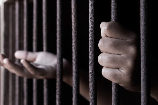 Η ελβετική αστυνομία εντόπισε πάνω από 2.200 δράστες σεξουαλικών εγκλημάτων κατά παιδιών