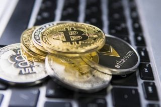 Reuters: Η Ελλάδα θα φορολογήσει τα κέρδη από τα κρυπτονομίσματα – Το ΥΠΟΙΚ ετοιμάζει το νομοσχέδιο