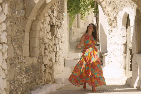 Νέο τραγούδι και video από την Κλεονίκη Δεμίρη