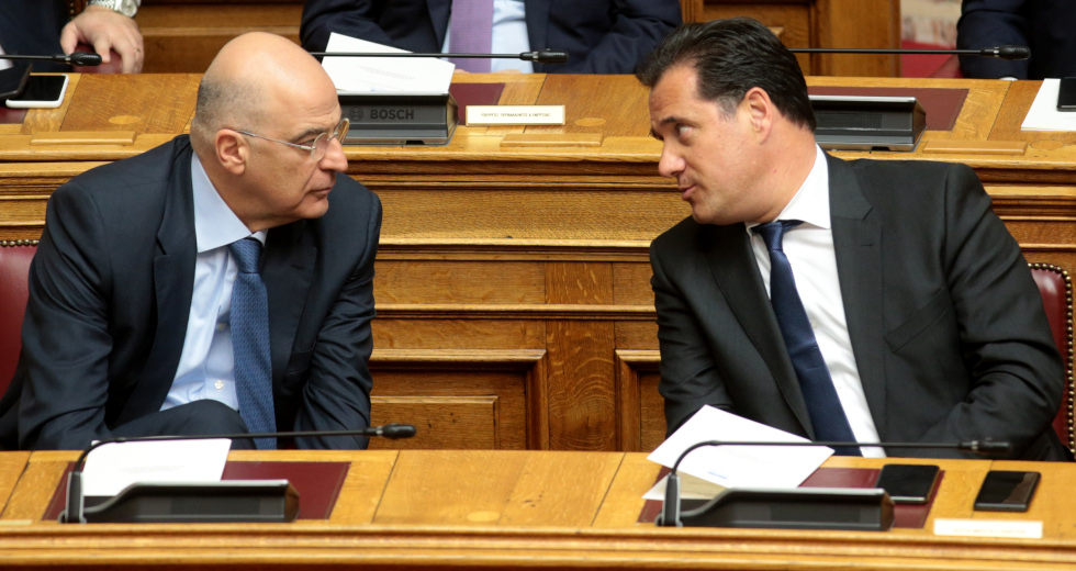 Τα μαζεύει τώρα ο Άδωνις μετά την αποδοκιμασία Δένδια
