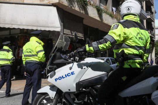 Πού στρέφονται οι έρευνες μετά την έκρηξη σε πολυκατοικία στο Περιστέρι