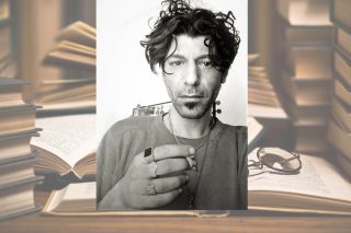 «Στην εποχή μας, το να μη θεωρείσαι “φυσιολογικός” είναι παράσημο