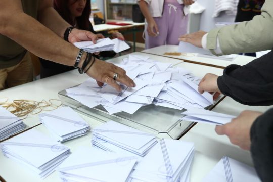 Οι νέοι, η «σταθερότητα» και το θολό μετεκλογικό τοπίο
