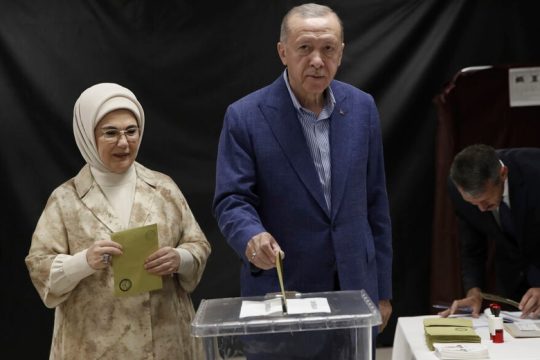 Του χάρισαν τη νίκη τα μεσαία αγροτικά συντηρητικά στρώματα