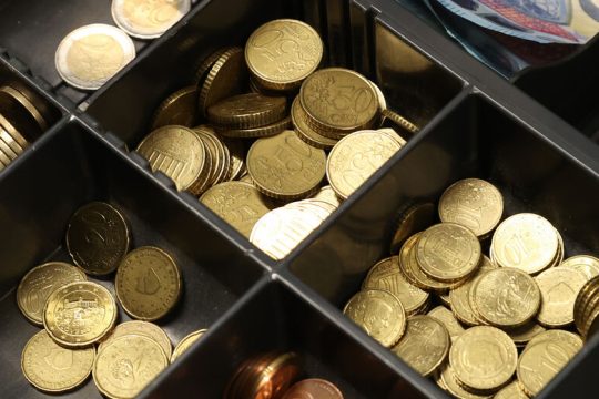 Τροχοπέδη τα επιτόκια