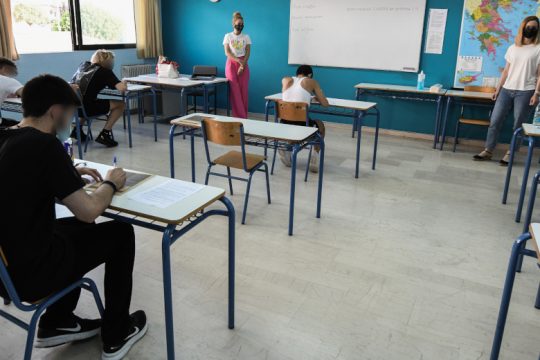 Φιάσκο: Νέα κατάρρευση του συστήματος της Τράπεζας Θεμάτων
