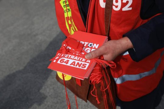 Σε θέση μάχης οι Γάλλοι για τις συντάξεις ανήμερα της Εργατικής Πρωτομαγιάς