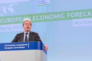 Προεκλογική… ευφορία Κομισιόν