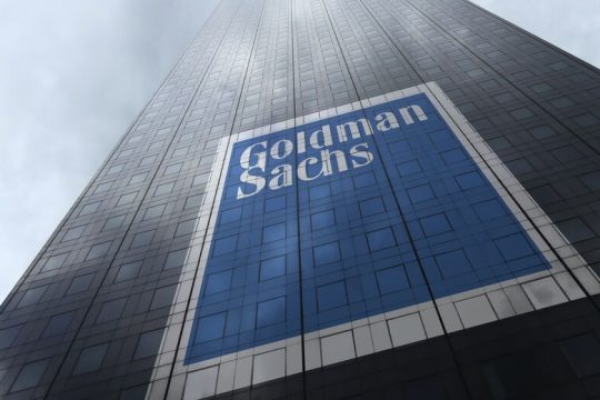 Με 215 εκατ. δολάρια «καθαρίζει» η Goldman Sachs με τις σεξιστικές διακρίσεις