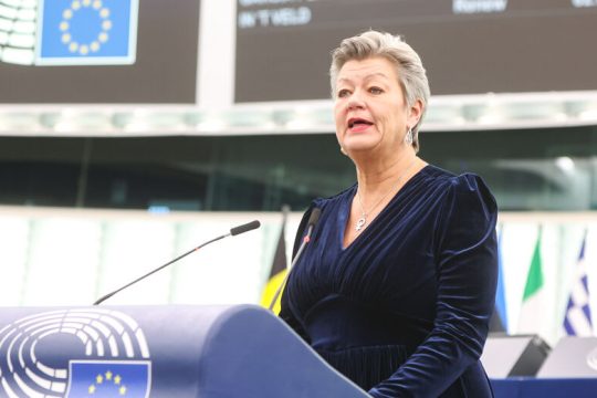«Η Κομισιόν έτοιμη να λάβει μέτρα»