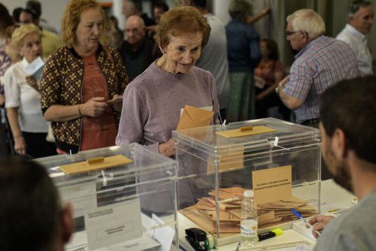 Καμπανάκι για Σάντσεθ οι χθεσινές δημοτικές εκλογές