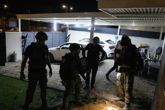 Γάζα: Στους 25 οι νεκροί, συνεχίζονται οι μάχες 