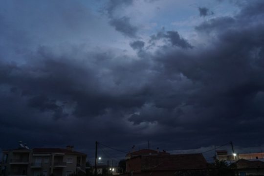 Επιδείνωση του καιρού με βροχές και σημαντική πτώση της θερμοκρασίας