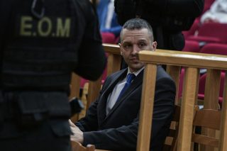«Κόκκινο» σε Κασιδιάρη, «πράσινο» σε Κανελλόπουλο