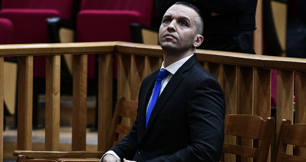 Ο Κασιδιάρης κρύβεται τώρα πίσω από τον… Αλιβιζάτο