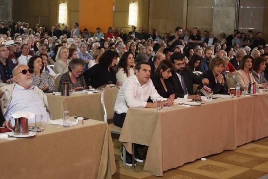 ΚΕ ΣΥΡΙΖΑ: Όλοι παρόντες για την επόμενη ημέρα και τη νέα εκλογική μάχη [ΦΩΤΟ]