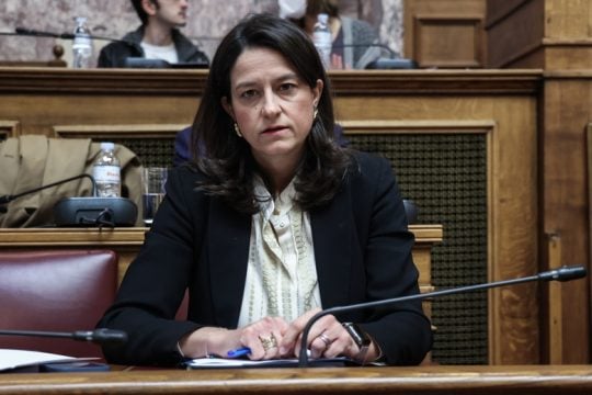Προεκλογικά παιχνίδια με μόνιμους διορισμούς στην εκπαίδευση