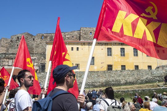 Οι «θλιβερές εξαιρέσεις» και το ΚΚΕ