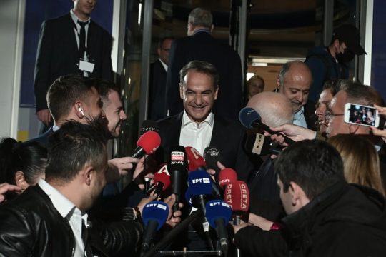 Πανικόβλητος μπροστά στο σκάνδαλο των υποκλοπών