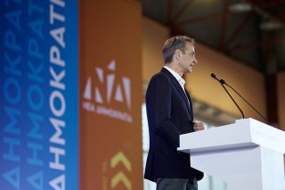 Αμετανόητοι και με… κοντά πόδια