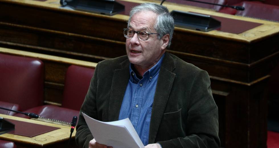 Τραμπούκισαν και χτύπησαν τον βουλευτή του ΣΥΡΙΖΑ Κώστα Μάρκου στην Πάτρα