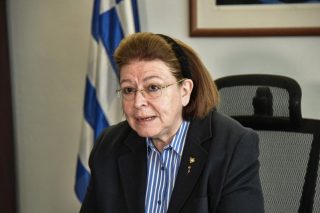 Σωπαίνει το κανόνι…