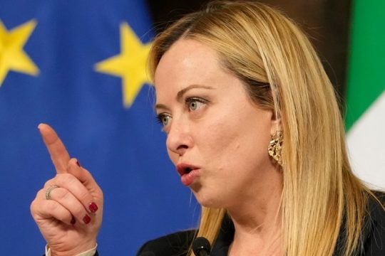 «Χέρι» στα υπερκέρδη των ιταλικών τραπεζών βάζει η Μελόνι